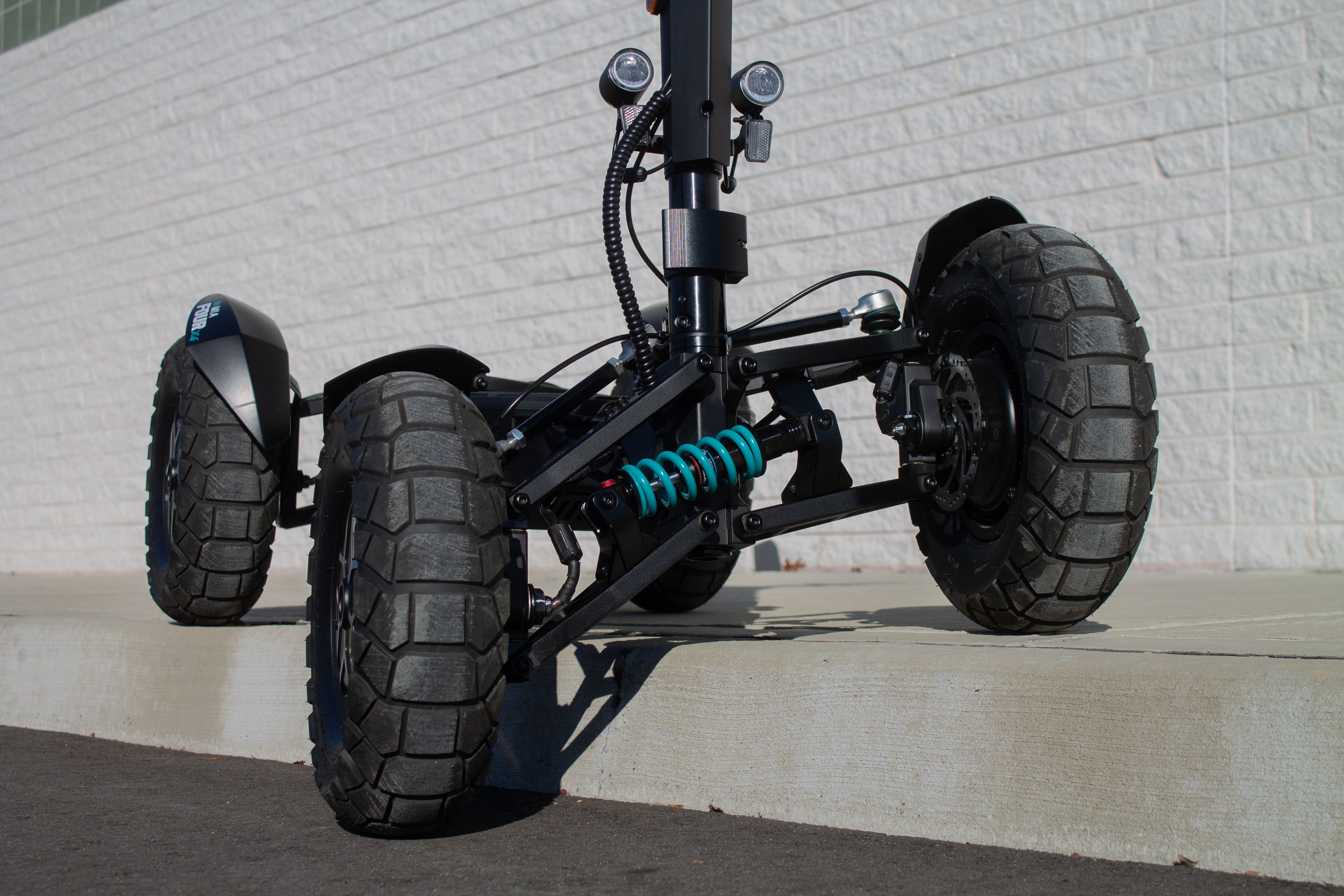 Mia Four Scooter for City Commuting: Fast & Efficient